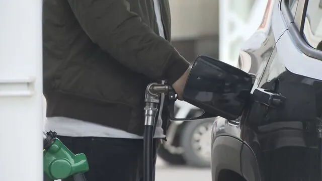 ガソリン 値上げ — JP news