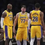 レイカーズ、ロケッツに勝利し6連勝を達成