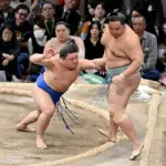 藤ノ川、横綱大の里を破る