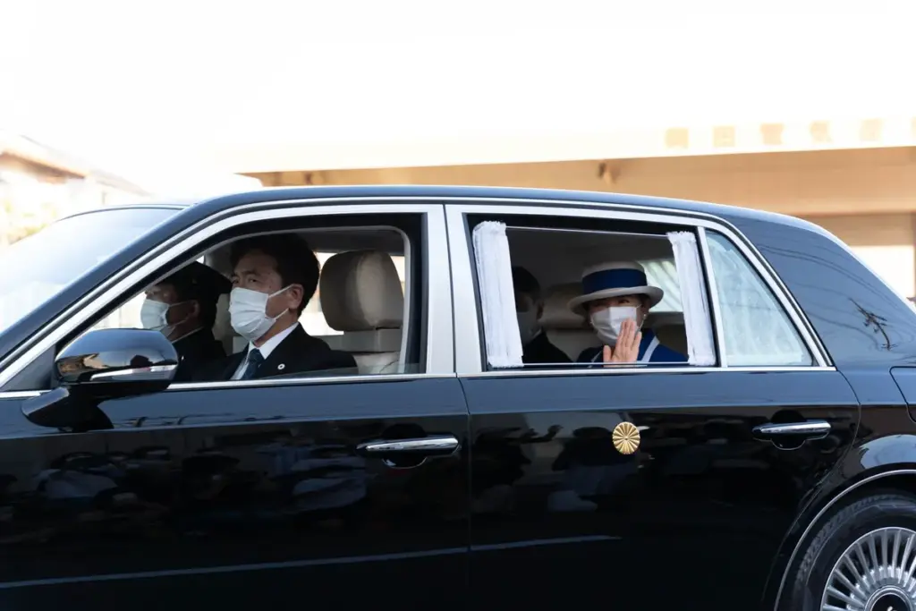 天皇皇后両陛下 — JP news