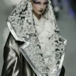 ジョンガリアーノとザラのクリエイティブパートナーシップ